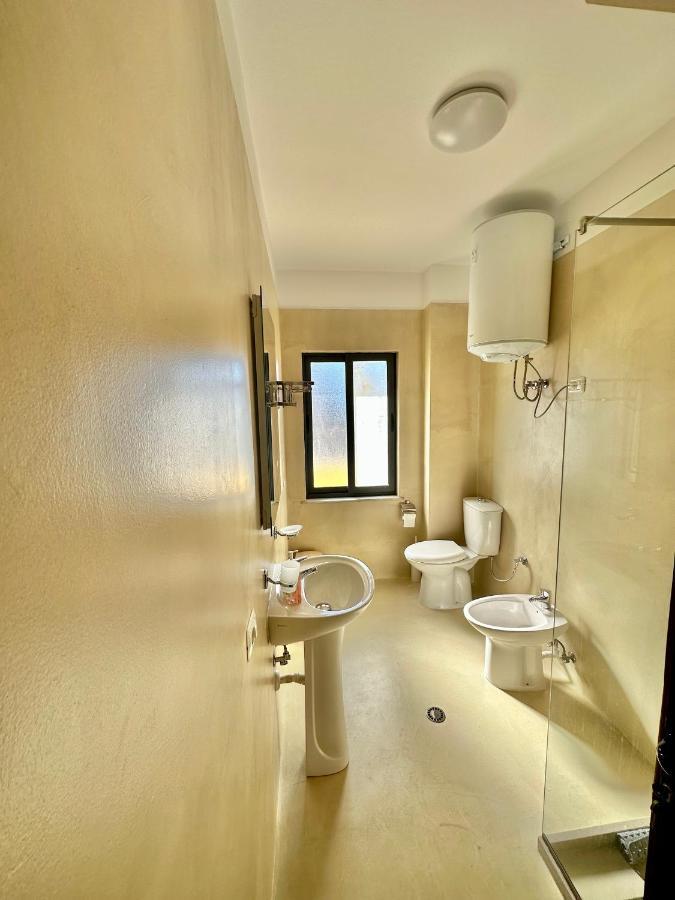 Amos City Center Apartment Tirana Zewnętrze zdjęcie