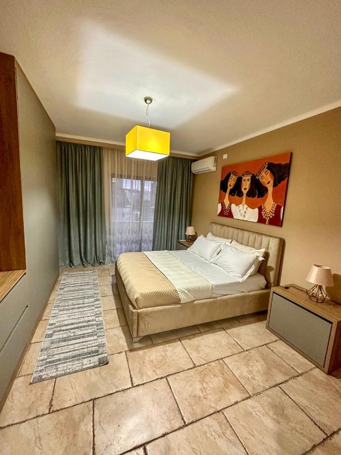 Amos City Center Apartment Tirana Zewnętrze zdjęcie
